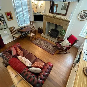 The Little Hideaway - Historic Gem Off Main Street , Haworth United Kingdom